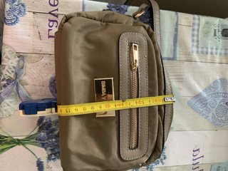 Bolso bandolera beige de Bimba y Lola
