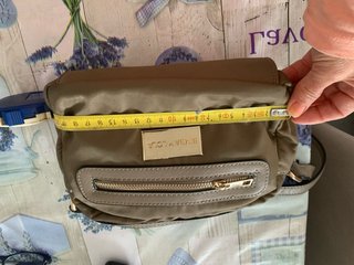 Bolso bandolera beige de Bimba y Lola