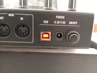 Controladora Native Instruments Kontrol S4 MKI