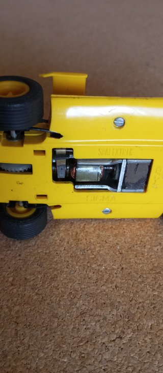 Coche Scalextric Sigma Amarillo