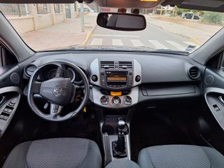 Toyota RAV4 2011