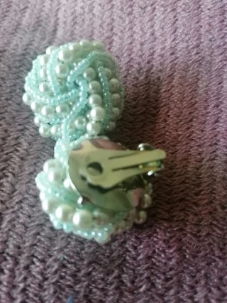 Pendientes perlas y abalorios