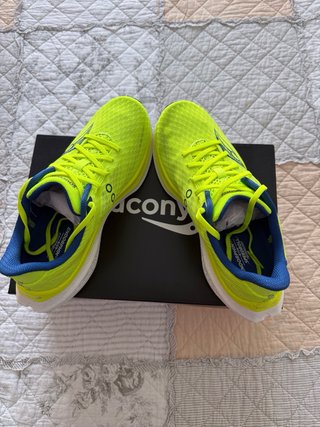 Saucony Endorphin Speed 5 (A estrenar)