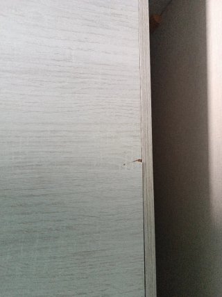 Escritorio beige y azul