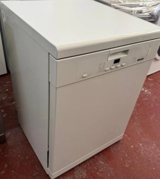 LAVAVAJILLAS MIELE TRES BANDEJAS EN BLANCO