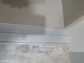 Armario empotrado melamina y vidrio lacado