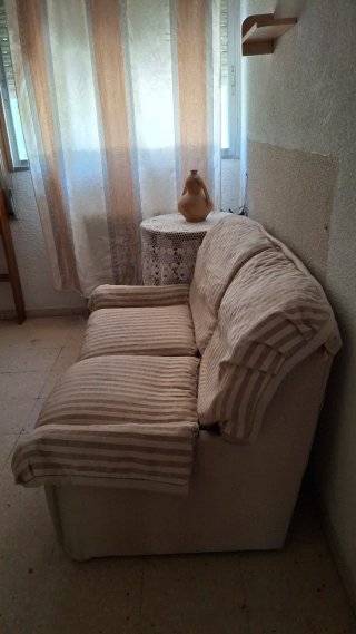 Sofá de 2 plazas beige y marrón