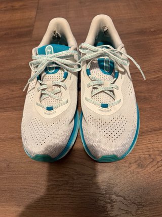 Zapatillas Under Armour Blancas y Turquesa