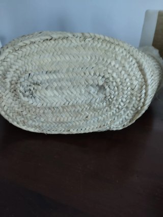 Cesta de mimbre para playa