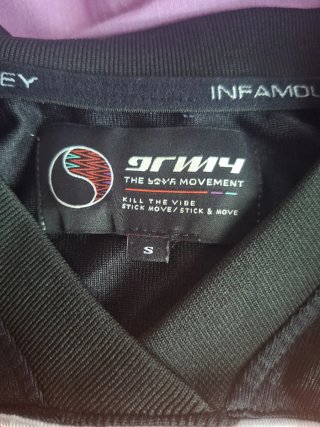 Camiseta GRIMEY naranja y negra