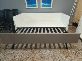 Cama nido blanca y gris