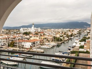 Piso en venta en Empuriabrava en Castelló d´Empúries