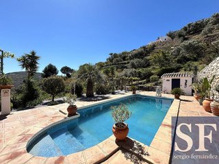 Casa adosada en venta en Cómpeta