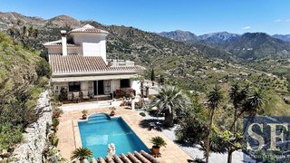 Casa adosada en venta en Cómpeta