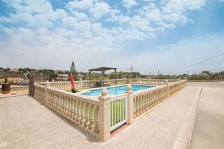 Chalet en venta en Peña de las Águilas en Elche