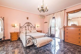 Chalet en venta en Peña de las Águilas en Elche