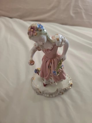 Figura porcelana vintage mujer flores