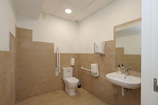 Local comercial en venta en Gavarra en Cornellà de Llobregat