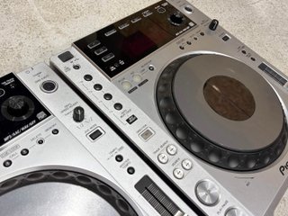 2x Pioneer CDJ-850
