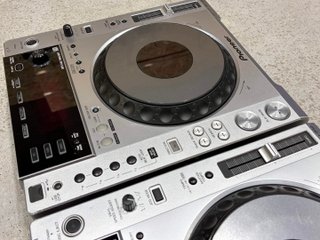 2x Pioneer CDJ-850