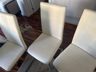4 Sedie moderne bianche imbottite