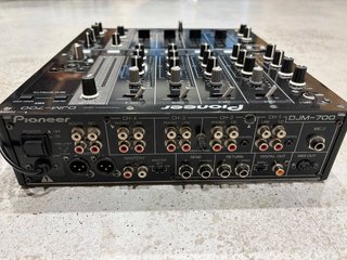 Pioneer DJM-700