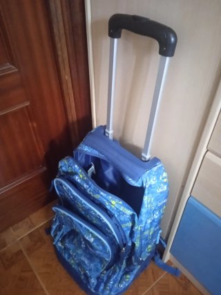 Mochila escolar con ruedas para niño
