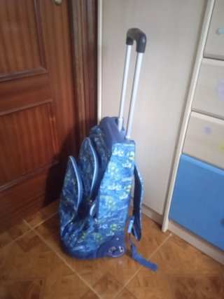 Mochila escolar con ruedas para niño