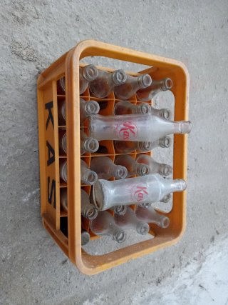 Bottiglie di birra, gassate e bibite vedi foto