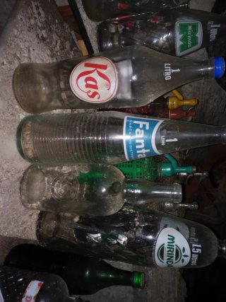 Bottiglie di birra, gassate e bibite vedi foto