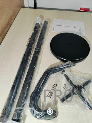 Perchero de pie para sombreros - Amazon Basics