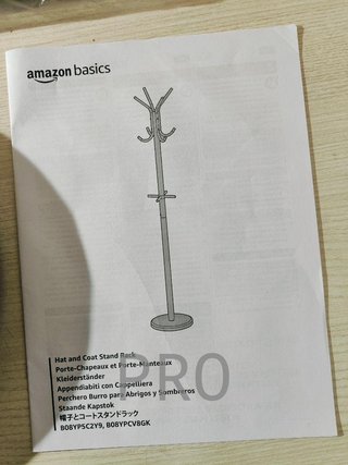 Perchero de pie para sombreros - Amazon Basics