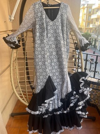 Traje Flamenca Modista Blanco y Negro