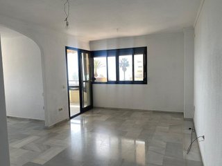 Piso en venta en La Carihuela en Torremolinos