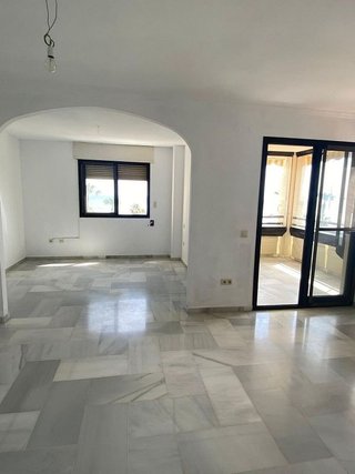 Piso en venta en La Carihuela en Torremolinos