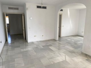 Piso en venta en La Carihuela en Torremolinos