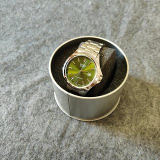 Reloj Casio Verde y Plateado