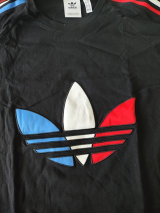Camiseta Adidas Logo Tricolor Negra