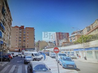 Local comercial en venta en Parque Victoria Eugenia en Málaga