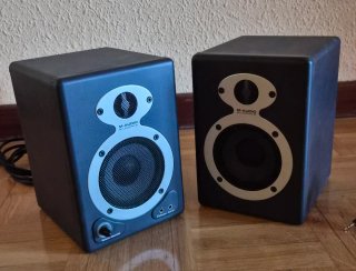 Altavoces M-Audio StudioPro 3 escritorio