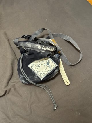 Pack escalada. Arnés Petzl Corax y pies de gato
