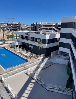 Piso en alquiler en La Siesta - El Salado - Torreta en Torrevieja