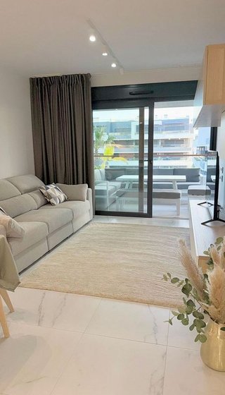 Piso en alquiler en La Siesta - El Salado - Torreta en Torrevieja