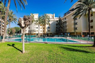 Piso en venta en La Carihuela en Torremolinos
