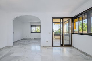 Piso en venta en La Carihuela en Torremolinos