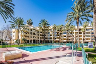 Piso en venta en La Carihuela en Torremolinos