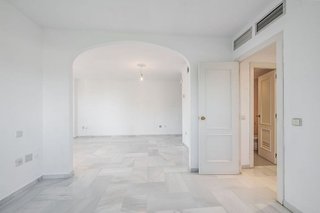 Piso en venta en La Carihuela en Torremolinos