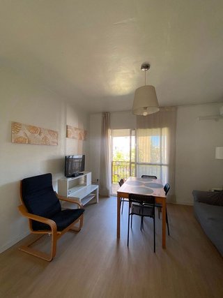 Piso en alquiler en Tres Huertas - El Torrejón - El Cerezo en Sevilla