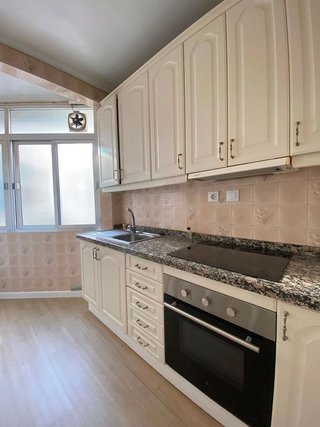 Piso en alquiler en Tres Huertas - El Torrejón - El Cerezo en Sevilla