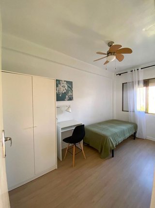 Piso en alquiler en Tres Huertas - El Torrejón - El Cerezo en Sevilla